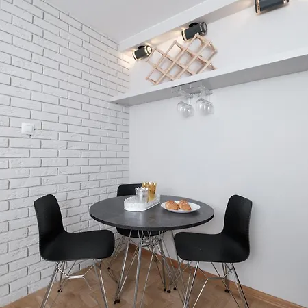 Apartment Inside Solec Center *